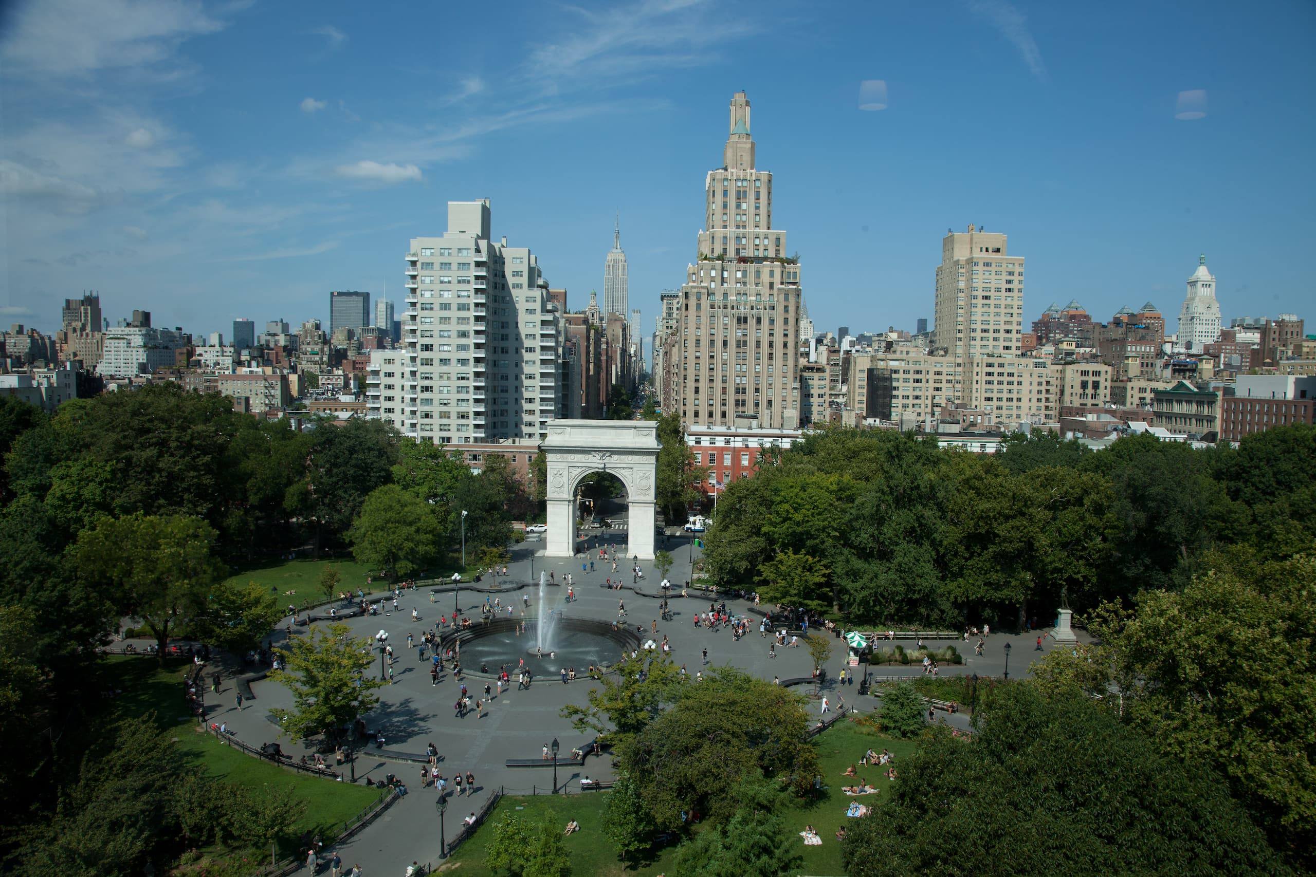 {A bird's eye view of the fountain and arch at Washington Square Park.]