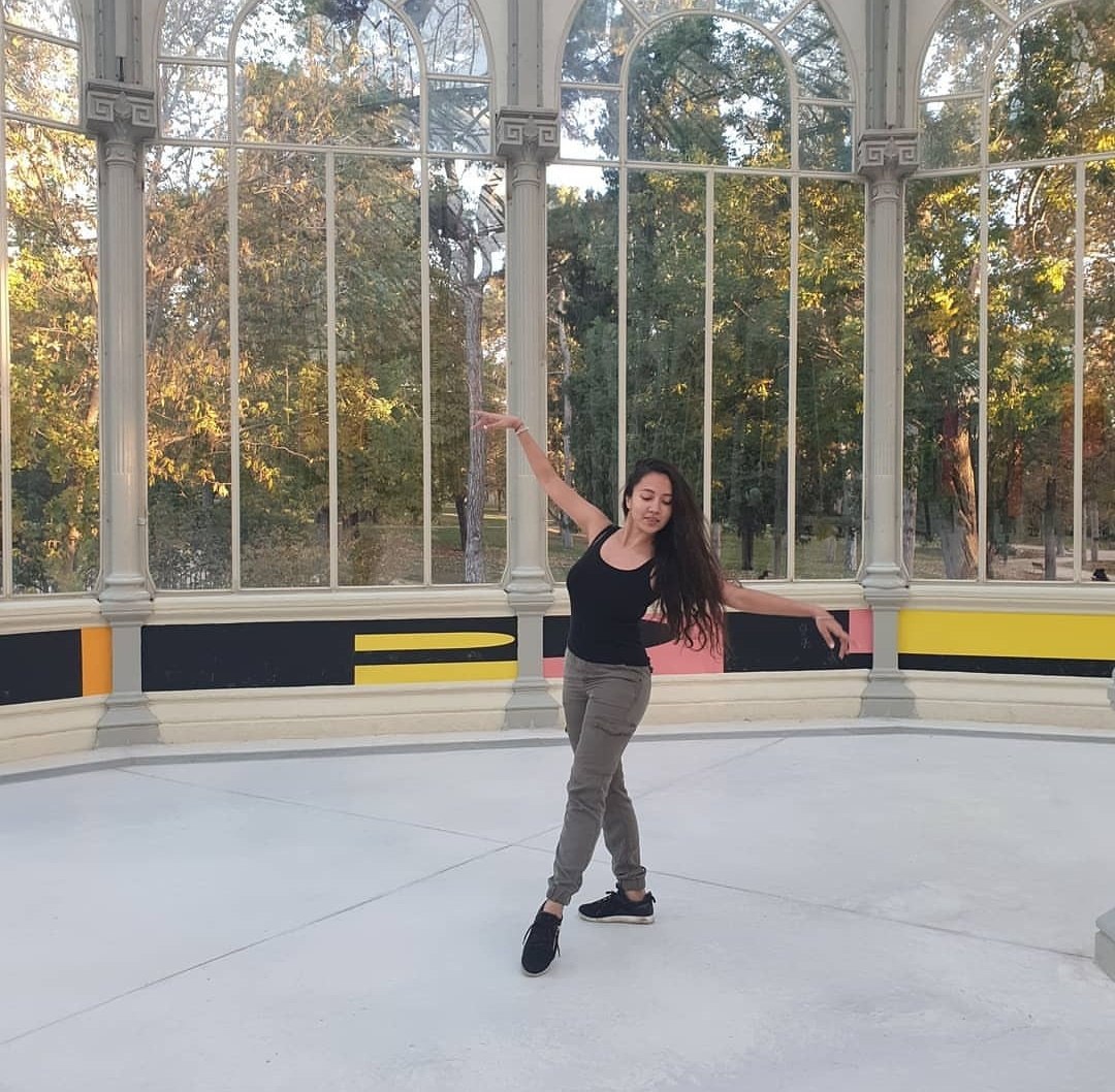 Student dancing during their NYU Madrid experience.