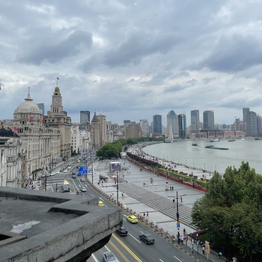 A gloomy day by the Bund in Puxi.