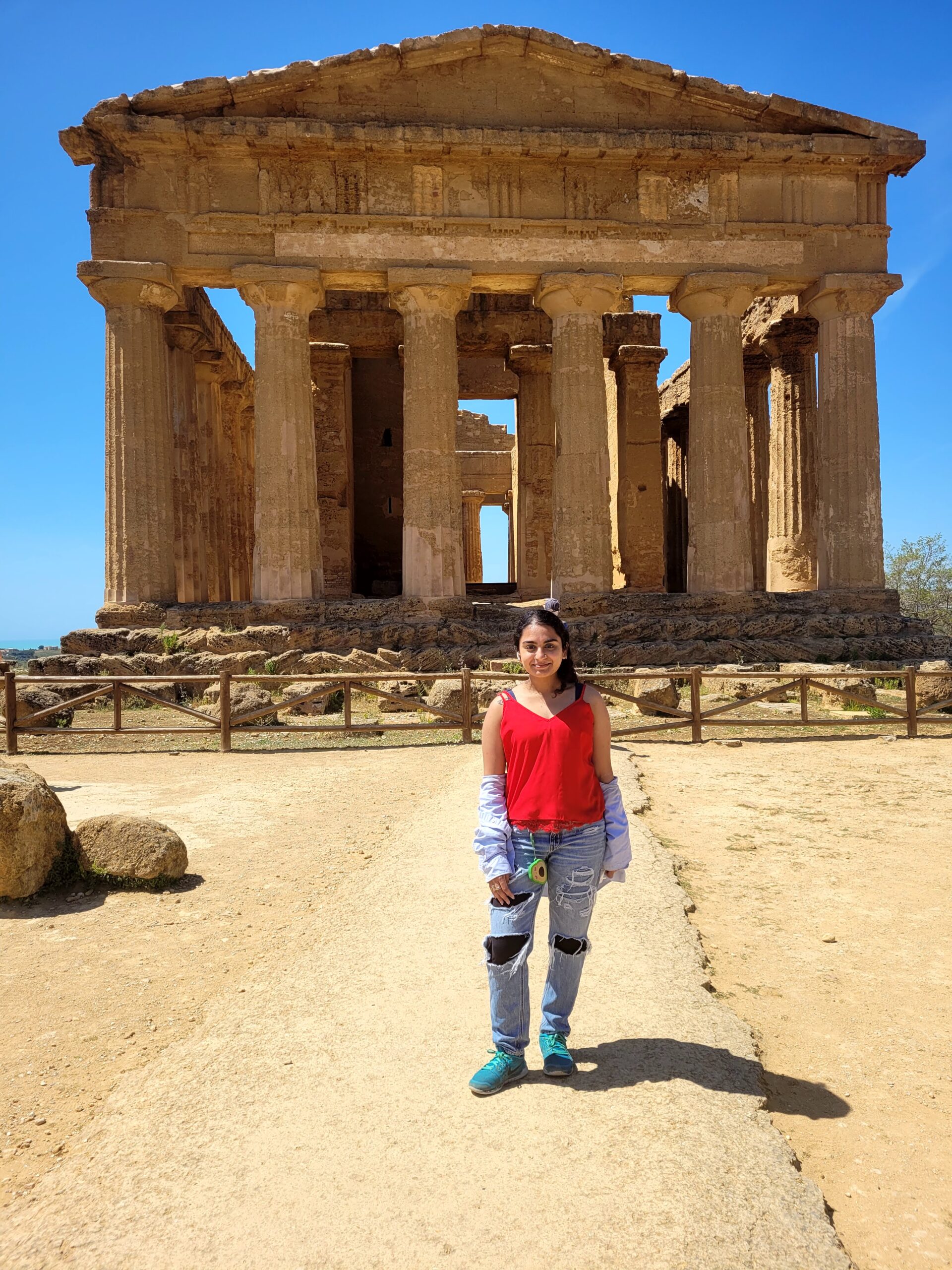 Eshika in front of the temple in Agrigento!