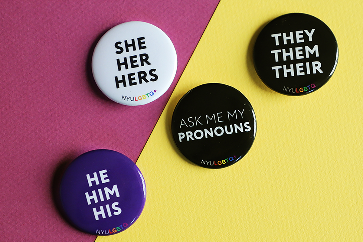 Four buttons about gender pronouns.
