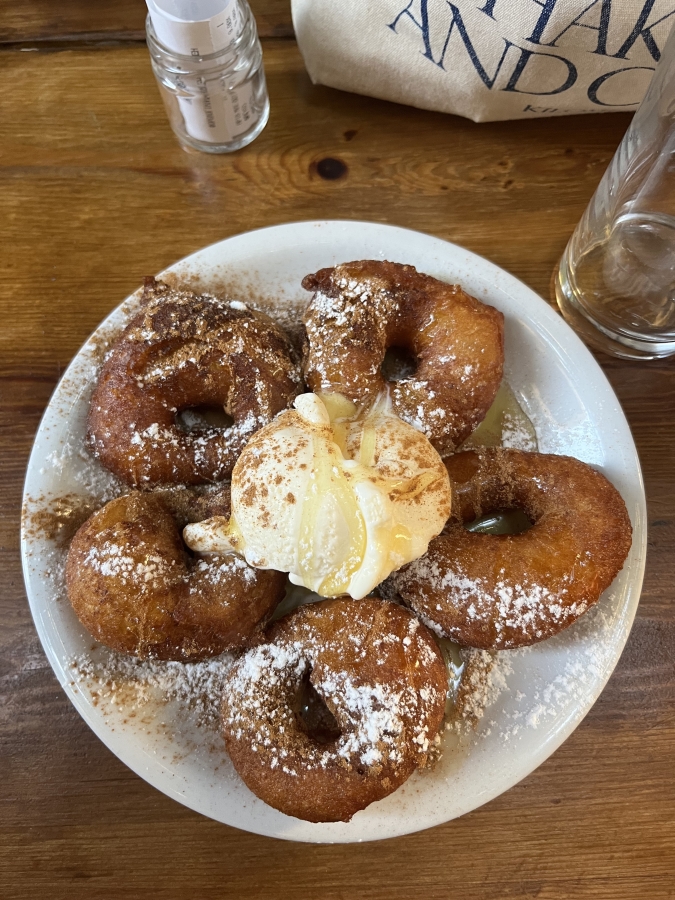 A plate of loukoumades (greek donuts).