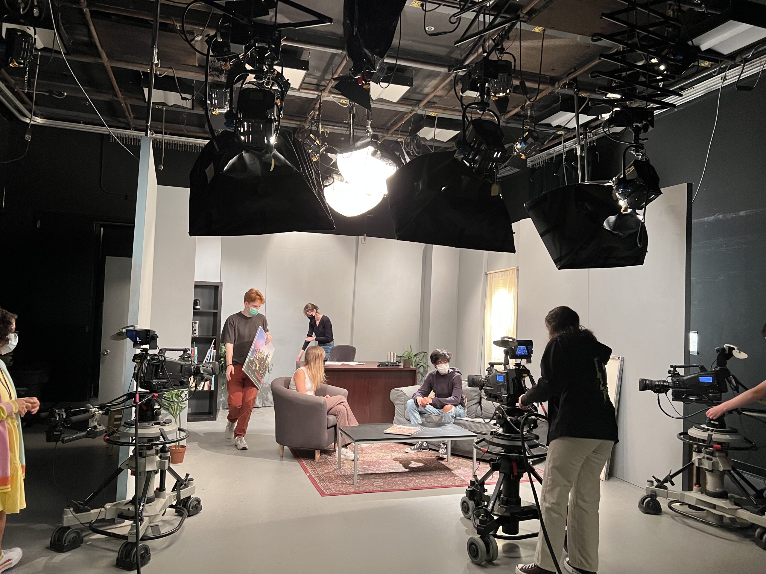 Behind the scenes of the Sight and Sound: Studio production course. Students film and act on a set.